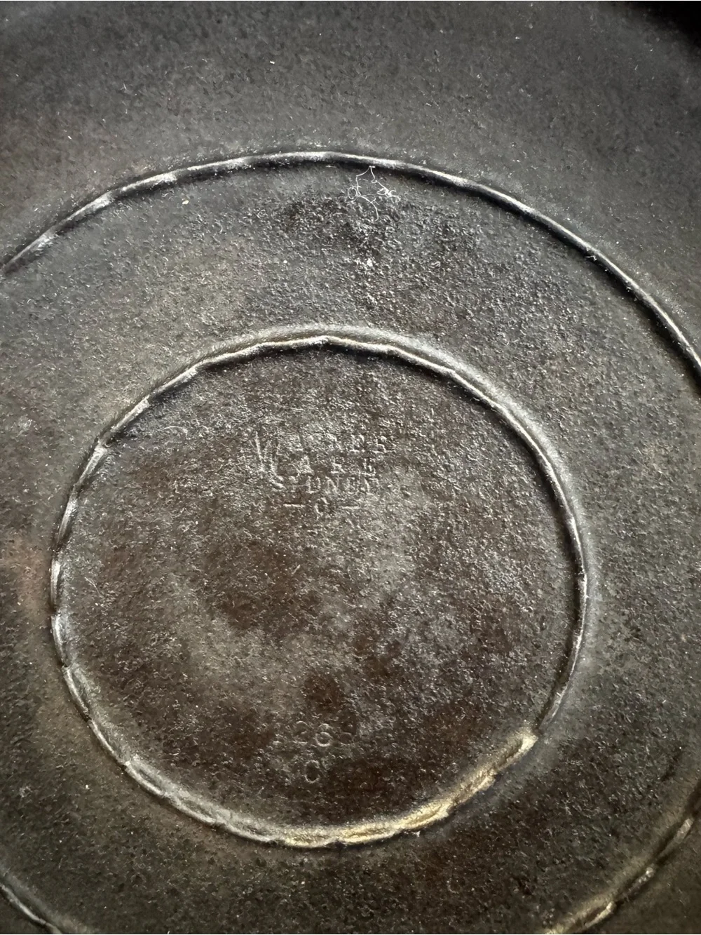 Wagner ware cast Iron Dutch Oven with Lid - Black